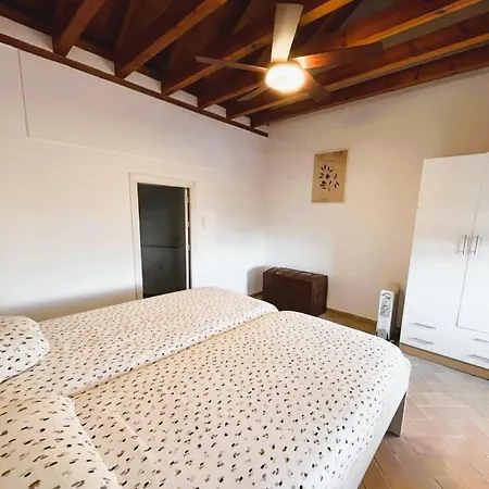 Casa En Plaza De La Corredera Con Balcon