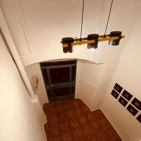 Casa En Plaza De La Corredera Con Balcon Appartamento